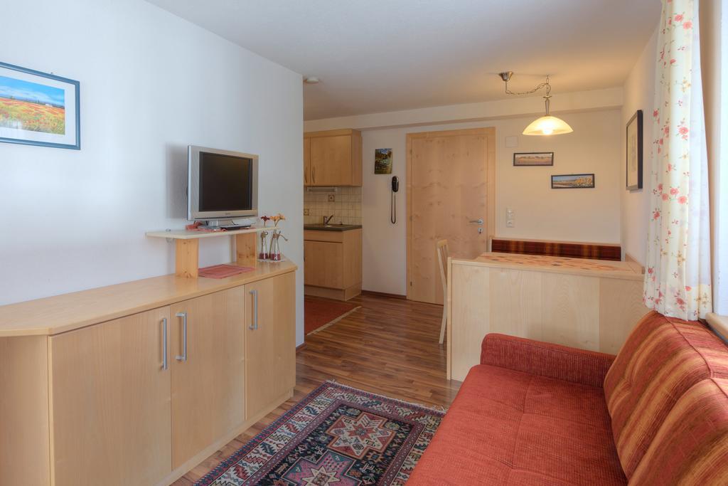 Appartement Ebster เพทท์นอย อัม อาร์ลแบร์ก ภายนอก รูปภาพ